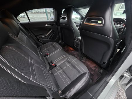 2015 Mercedes-Benz A Class A180  HALF LEATHER HEATED SEATS - REV CAMERA - HI SPEC / SYSTEM LOW ROAD TAX BAND / SIMI DEALER €14,950 thumbnail