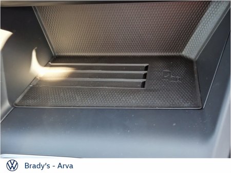 2025 Volkswagen Golf EDITION 75 PHEV 1.5 TSI 150BHP €36,950 thumbnail