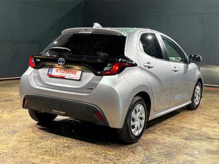 2023 Toyota Yaris - photo 2