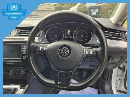2016 Volkswagen Passat - thumbnail 11