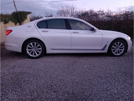 2017 BMW 7 Series 2017 BMW 740E iPERFORMANCE 2.0 AUTOMATIC / LOW MILEAGE.SERIVCE HISTORY/CRUISE CONTROL / 360° PARKING CAMERA / ELECTRIC MEMORY, HEATED & MASSAGING SEATS / SUNROOF thumbnail