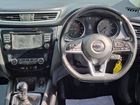 2017 Nissan Qashqai - thumbnail 18