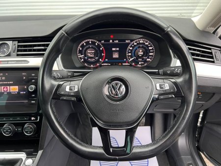 2019 Volkswagen Passat HIGHLINE 1.4 TSI // LEATHER/ALCANTARA HEATED SEATS // PARKING SENSORS // DUAL ZONE CLIMATE CONTROL €17,900