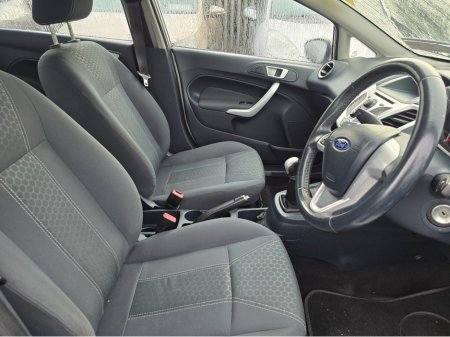 2012 Ford Fiesta - thumbnail 13