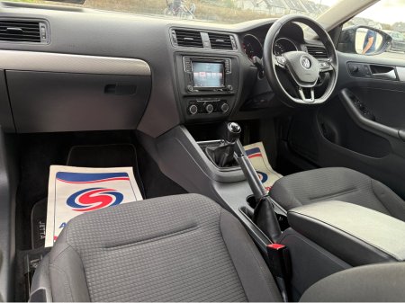 2016 Volkswagen Jetta - thumbnail 9