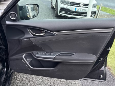 2018 Honda Civic 1.0 VTEC TURBO SR 5DR 129PS €13,950 thumbnail