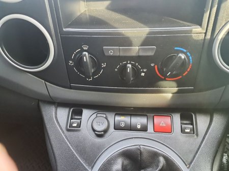 2017 Citroen Berlingo 625 LX HDI Blue 5DR *Only 66k Miles* €8,450 thumbnail