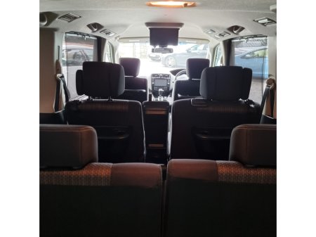 2014 Nissan Serena - thumbnail 13