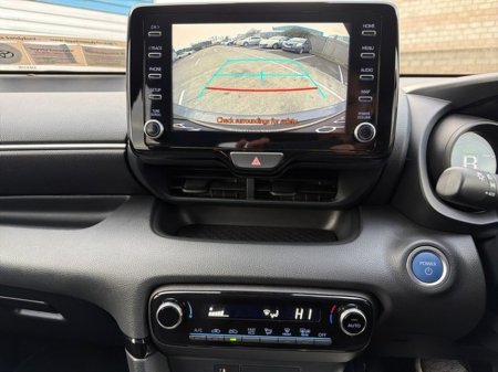 2021 Toyota Yaris *NOW SOLD* HYBRID LUNA SPORT // SMART ENTRY/SMART START // AIR CON // BLUETOOTH // APPLE CARPLAY // DIGITAL DASH // PRIVACY GLASS €22,945 thumbnail