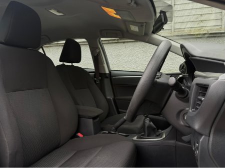 2016 Toyota Corolla 1.33 TERRA 4DR / LOW KM / ***FINANCE OPTIONS AVAILABLE*** €11,985 thumbnail