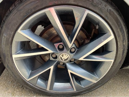 2018 Skoda Superb - thumbnail 18