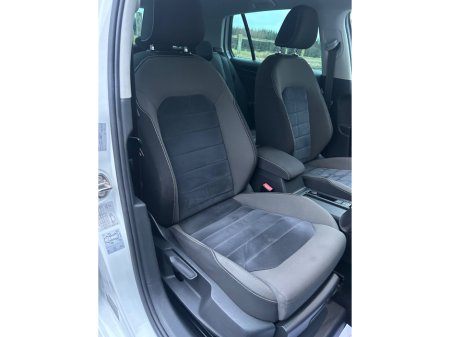 2017 Volkswagen Golf 1.4 TSI 5DR 150HP Highline €17,500 thumbnail