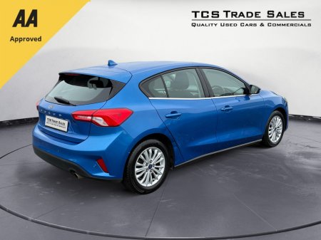 2021 Ford Focus - thumbnail 3