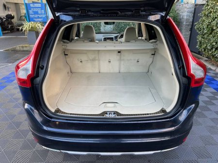 2017 Volvo XC60 CLASSIC 2.0D // SERVICE HISTORY // OPENING PANORAMIC SUNROOF // BLIND SPOT MONITOR €25,950 thumbnail