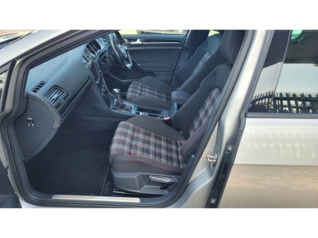 2014 Volkswagen Golf - thumbnail 17