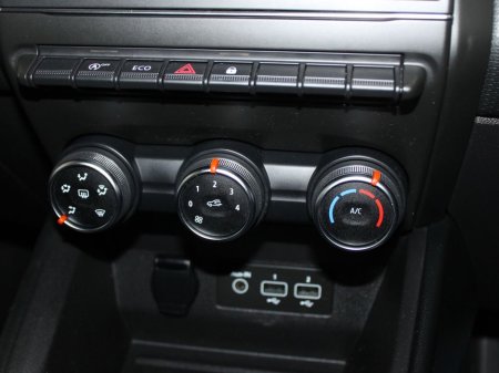 2020 Renault Clio - thumbnail 19