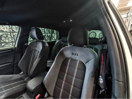 2016 Volkswagen Golf GTI Clubsport Street Edition//LOW KMs €25,950 thumbnail