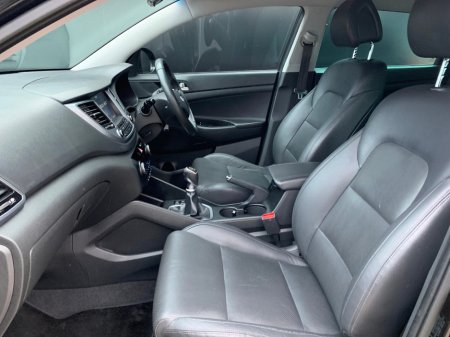 2017 Hyundai Tucson 1.7 CRDI EXECUTIVE 5DR // GREAT CONDITION // LEATHER, HEATED SEATS AND SAT NAV // €12,950 thumbnail