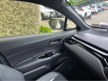 2020 Toyota C-HR - thumbnail 15