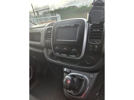 2016 Renault Trafic LL29 DCI 140 SPORT CREW VAN 3DR €21,500 thumbnail