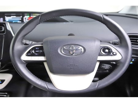 2017 Toyota Prius - thumbnail 22