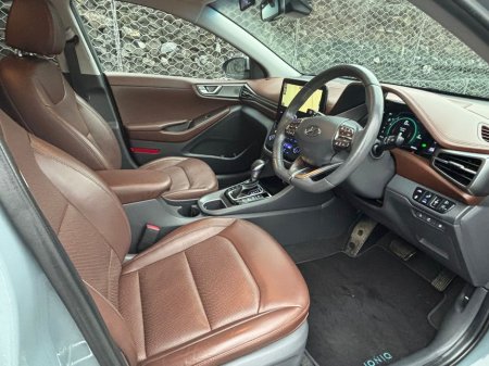 2020 Hyundai Ioniq PREMIUM SE PHEV S-A €19,638 thumbnail