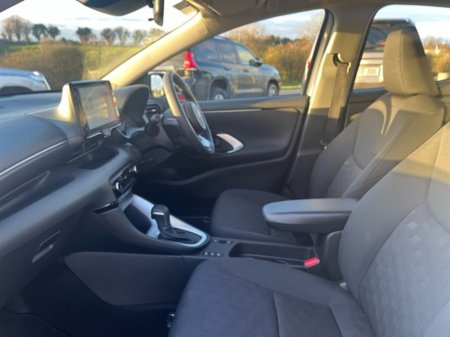 2025 Toyota Yaris - thumbnail 6