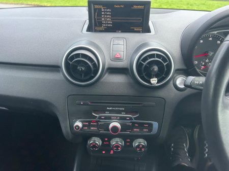 2014 Audi A1 - thumbnail 11