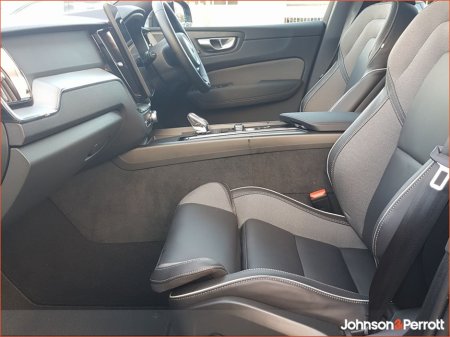 2025 Volvo XC60 T6 350bhp AWD PHEV Plus Black Edition €69,900 thumbnail