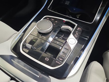 2026 BMW X5 xDrive50e M Sport thumbnail