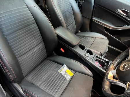 2019 Mercedes-Benz CLA Class - thumbnail 10