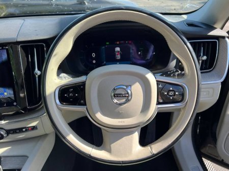 2023 Volvo XC60 - thumbnail 6