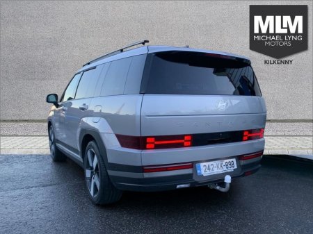 2024 Hyundai Santa Fe PHEV Premium 1.6 €54,995 thumbnail