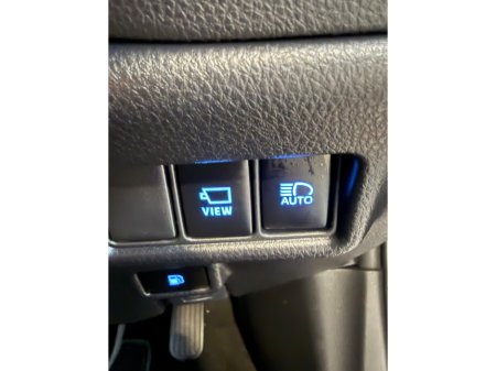 2020 Toyota C-HR 1.8 HYBRID LUNA €21,890 thumbnail