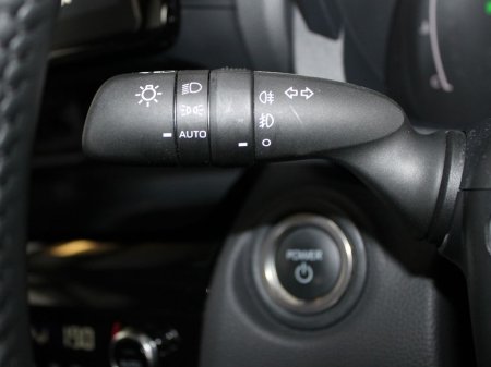 2024 Toyota Yaris - thumbnail 25