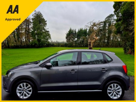 2018 Volkswagen Polo Comfortline 1.0 60HP MANUAL 5SPEED 5DR €11,995 thumbnail