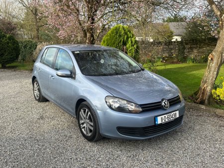2011 Volkswagen Golf - view 2