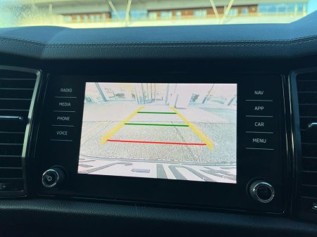 2023 Skoda Kodiaq 2.0 TDI 150HP DSG SportLine 7 Seat €49,995 thumbnail