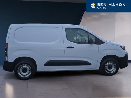 2024 Peugeot Partner  €18,658 thumbnail