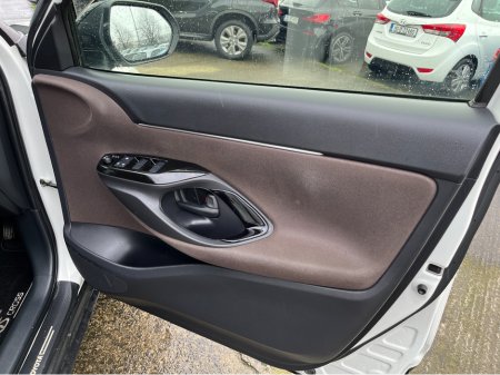 2021 Toyota Yaris Cross Z HYBRID AUTOMATIC 1.5 PETROL //HIGH SPEC//HALF LEATHER HEATED SEATS//HEATED STEERING WHEEL//360 PARKING CAMERAS// €22,950 thumbnail