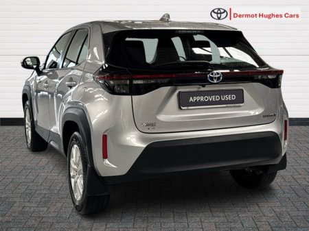 2022 Toyota Yaris Cross - thumbnail 2