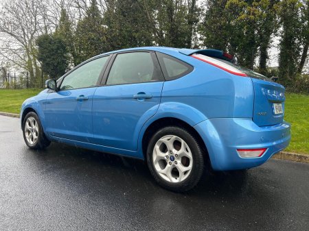 2011 Ford Focus - thumbnail 6