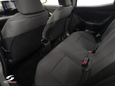 2024 Toyota Yaris (241) LUNA 1.5 PETROL IRISH CAR 1 OWNER €22,495 thumbnail