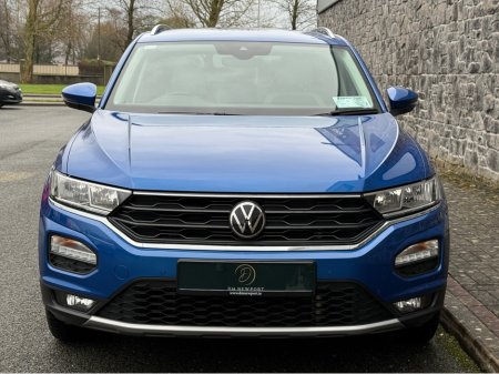 2022 Volkswagen T-Roc DESIGN 1.0 TSI 110HP 5DR €23,950 thumbnail