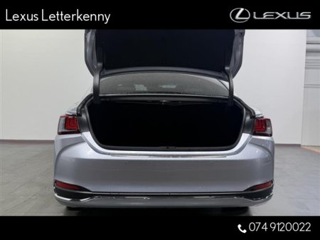 2025 Lexus ES 300 H ES300h Dynamic €60,995 thumbnail