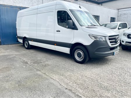 2025 Mercedes-Benz Sprinter - photo 2