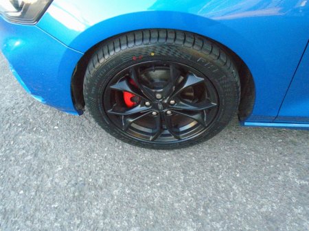 2019 Ford Focus - thumbnail 5