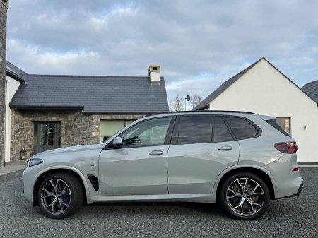 2024 BMW X5 xDrive45e M Sport €87,990 thumbnail