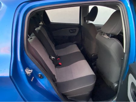 2015 Toyota Yaris ICON CVT 5DR AUTO 1.5 VVT-I 98BHP €10,945 thumbnail