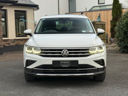 2021 Volkswagen Tiguan - thumbnail 2